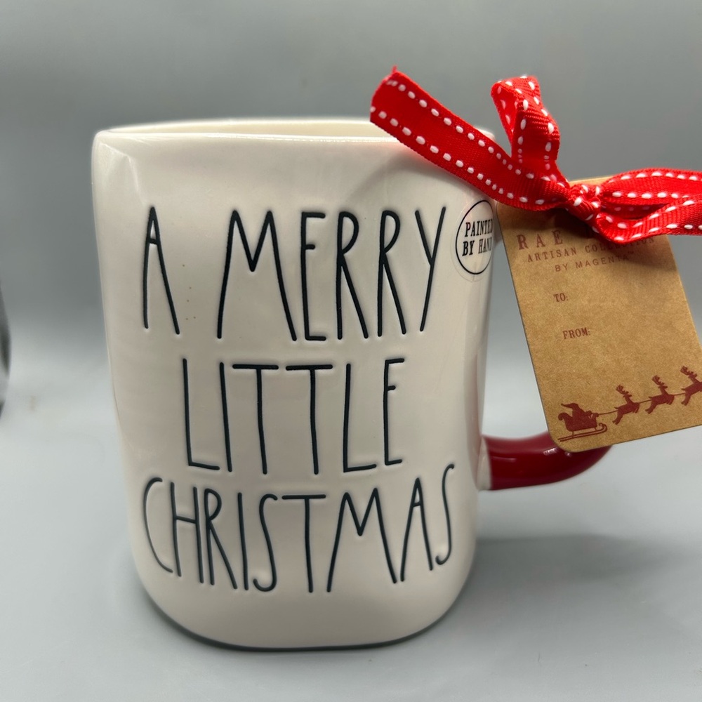 Rae Dunn A MERRY LITTLE CHRISTMAS Mug With Wreath And Door 2025 Red Handle NEW